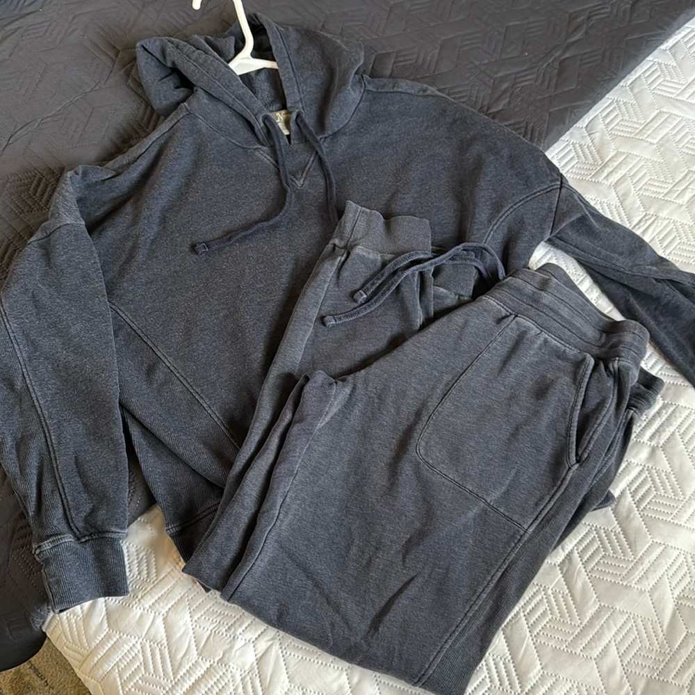 Natural Reflections hoodie & joggers set